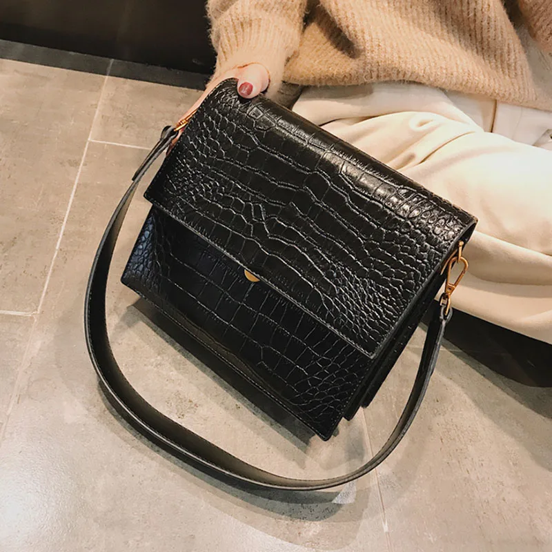 Женская сумка через плечо с крокодиловым узором элегантная однотонная из