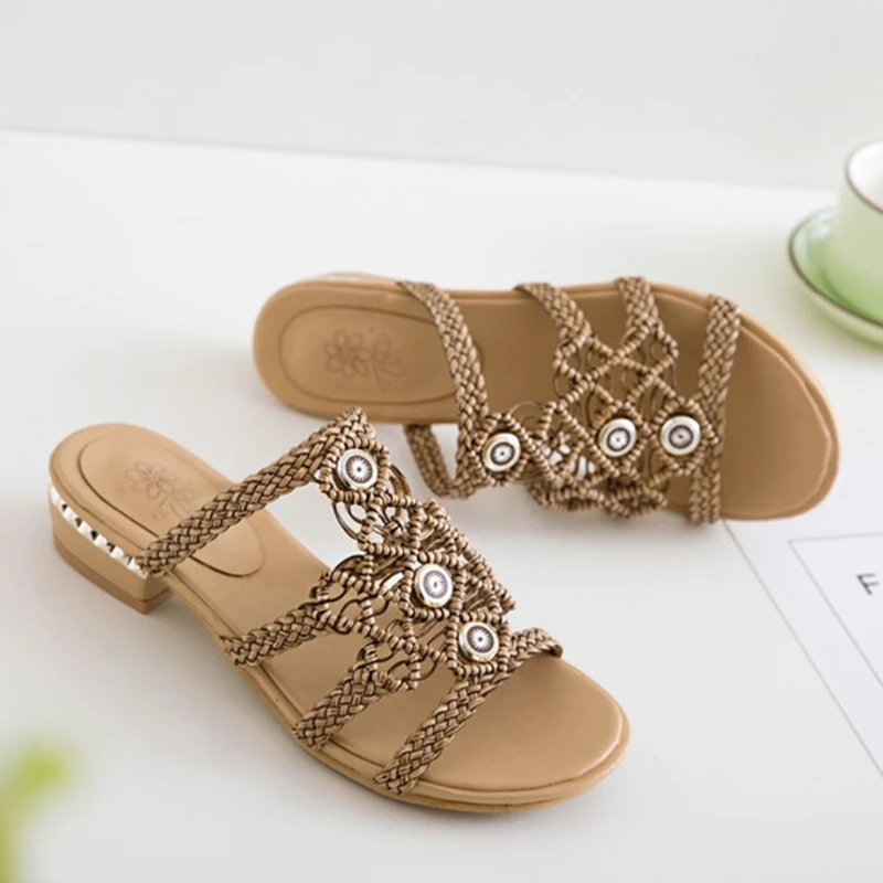 Шлепанцы женские на низком каблуке сланцы пляжные сандалии повседневные