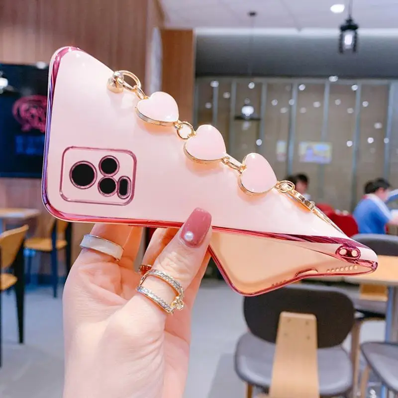 Wrist Bracelet Phone Case For Vivo V20 Case Luxury Love Heart Chain Plating Cover Capa Vivo V20 SE Pro Soft Silicone Shockproof