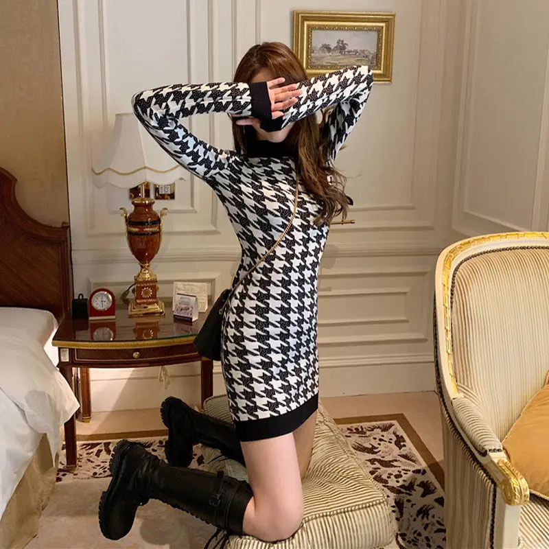 

Retro slim slim Plaid T-shirt autumn 2020 new women's light luxury dress ins style