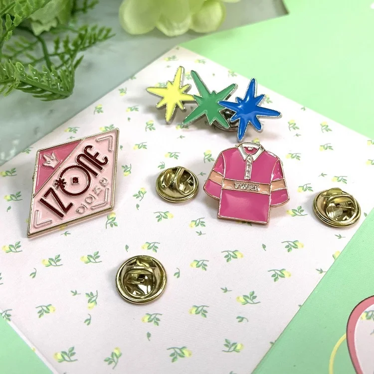 

1pcs Kpop NCT IZone Txt Twice Metal Brooch Badge Name Tag Kpop gift for fans NCT Light stick lightstick brooch new arrivals