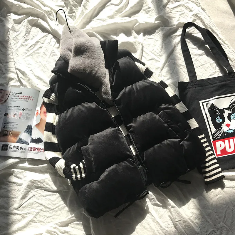 Женский бархатный жилет с воротником-стойкой черная зимняя теплая короткая