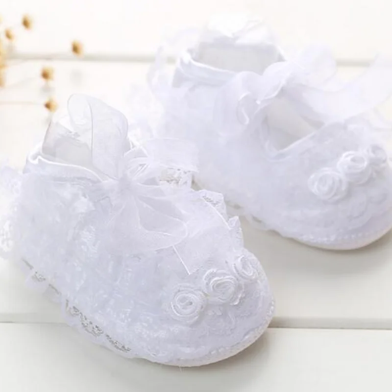 

Baby Girls Shoes Newborn White Champagne Satin Christening Infantil Zapato Princess Lace Flowers For Wedding Bridemaid SandQ