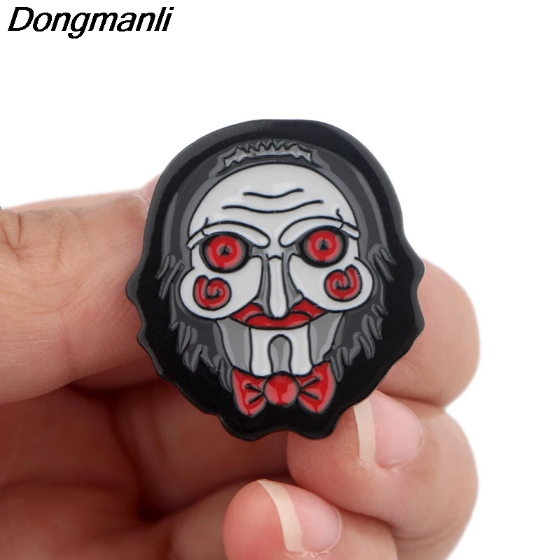 P3997 Dongmanli фильм ювелирные изделия пилы маска марионетки металлическая Глянцевая шпильки и броши крутой Нагрудный значок подарки