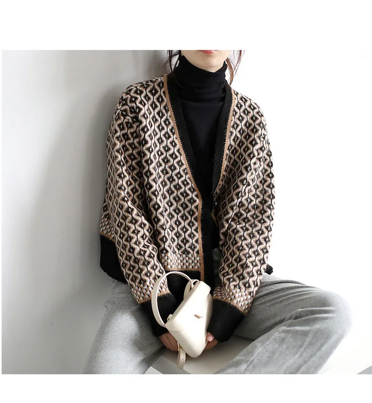 

Women Cardigan Autumn Winter Elegant Plaid Pattern Knitted Sweater Fashion Long Sleeve Loose Cardigans Outerwear Chaqueta