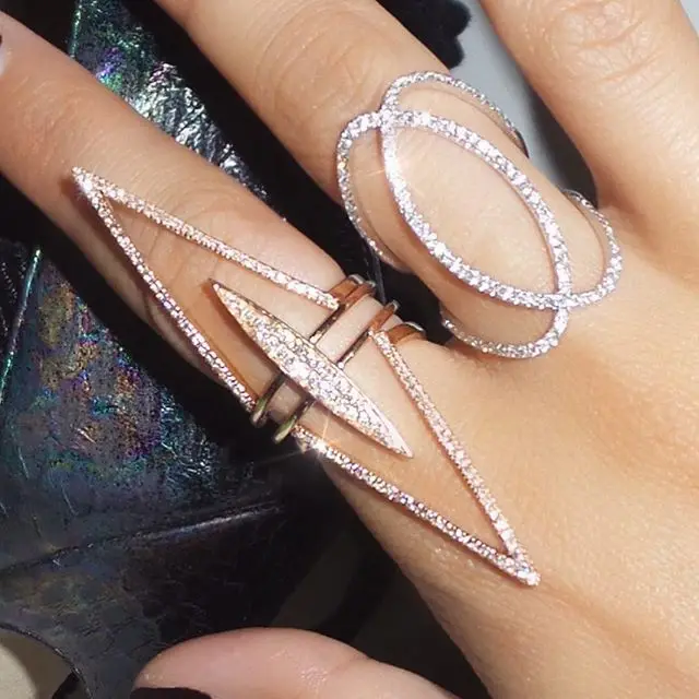 Женское кольцо с фианитом длинное Ювелирное Украшение V-образным вырезом |