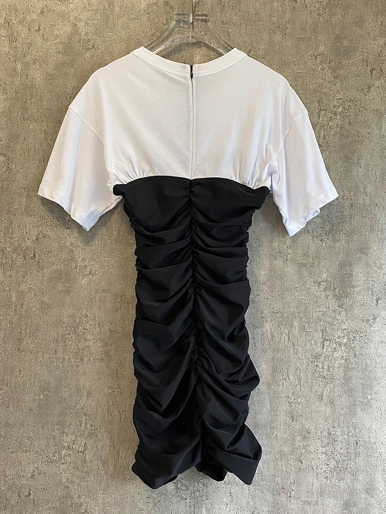 

Tight contrast color tube tube top women's summer fake two-piece pleated dress 2020New ladies summer fashion personality dress