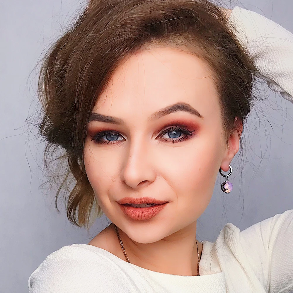 Женские круглые серьги кольца розовые подвески с узором в виде огранки