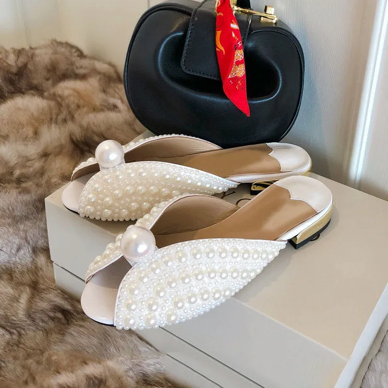 2020 Роскошные туфли без задника с жемчугом Женские белые шлепанцы Обувь на