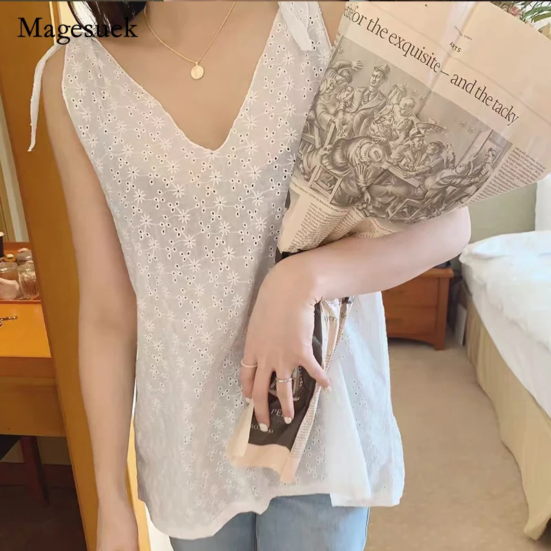 

Summer Sleeveless White Loose Tanks Camis Korean Chic Embroidered V-neck Lace-Up Women Tank Tops Vest Hollow Top Female 14367