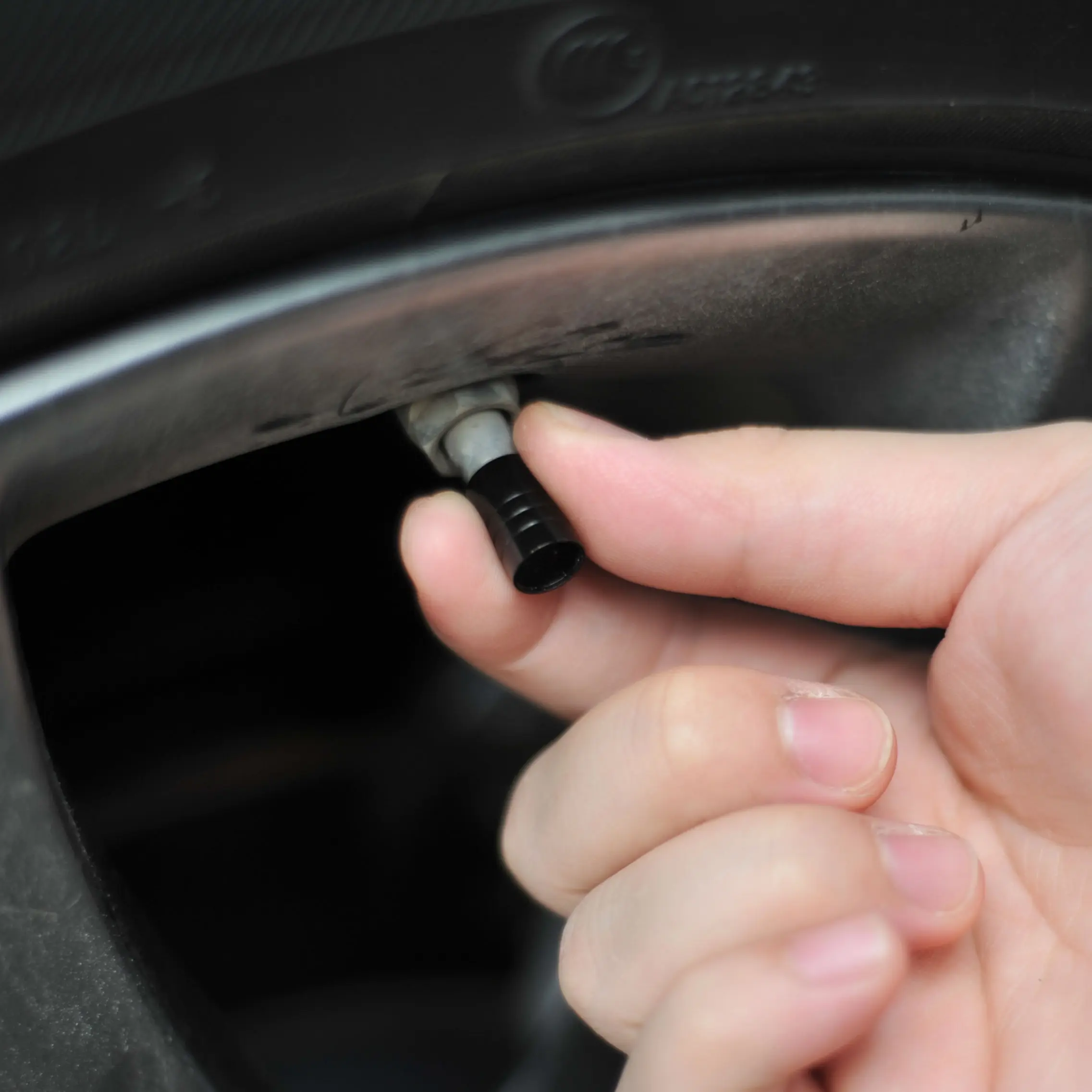 

4 шт. крышки стержня вентиля шины для Benz A B C E S G GLE GLC CL CLK CLS GL GLK R SL SLK КЛАСС W211 W221 W220 W163 W164 W203 W204