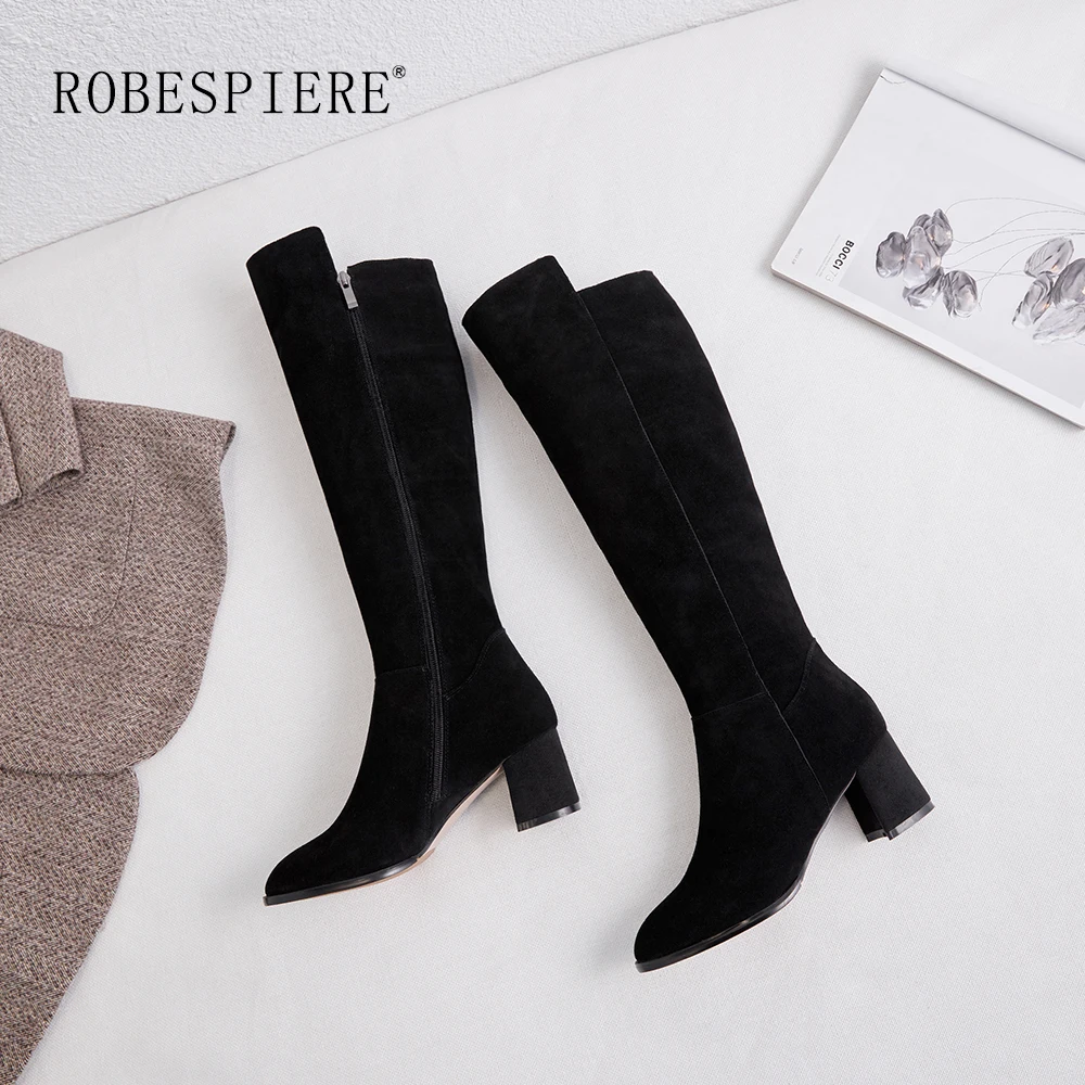 ROBESPIERE; женские сапоги до колена; Высококачественная обувь из коровьей замши на высоком квадратном каблуке; модные теплые плюшевые зимние сапоги на молнии для девушек; B63