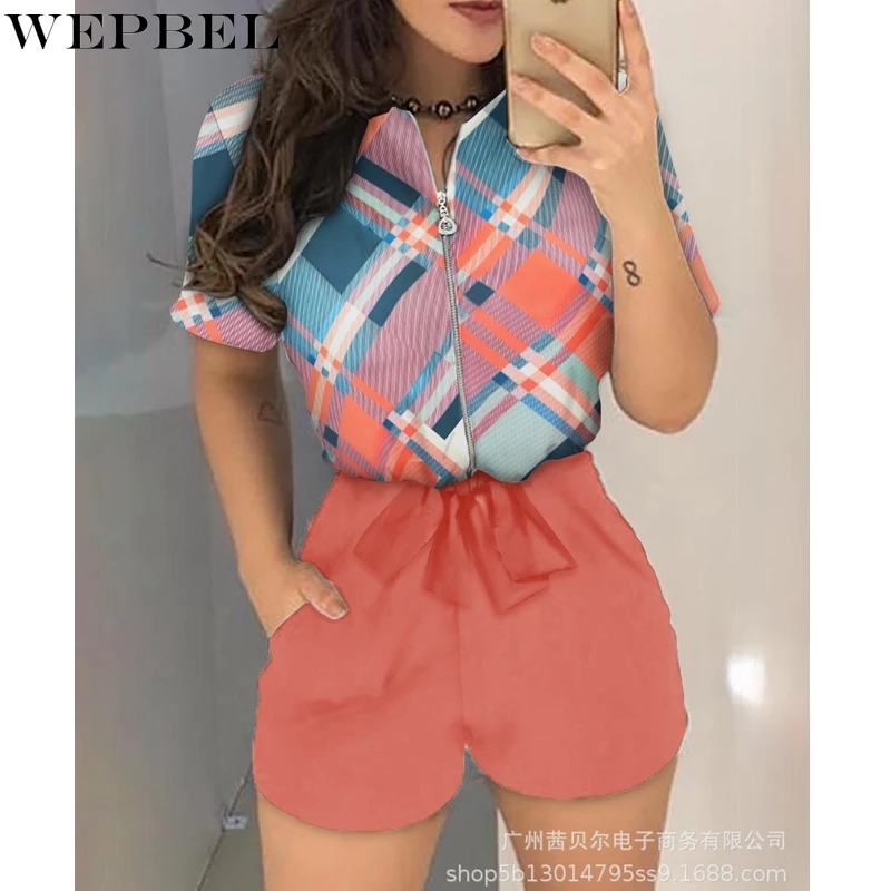 

Женский комбинезон с коротким рукавом и V-образным вырезом