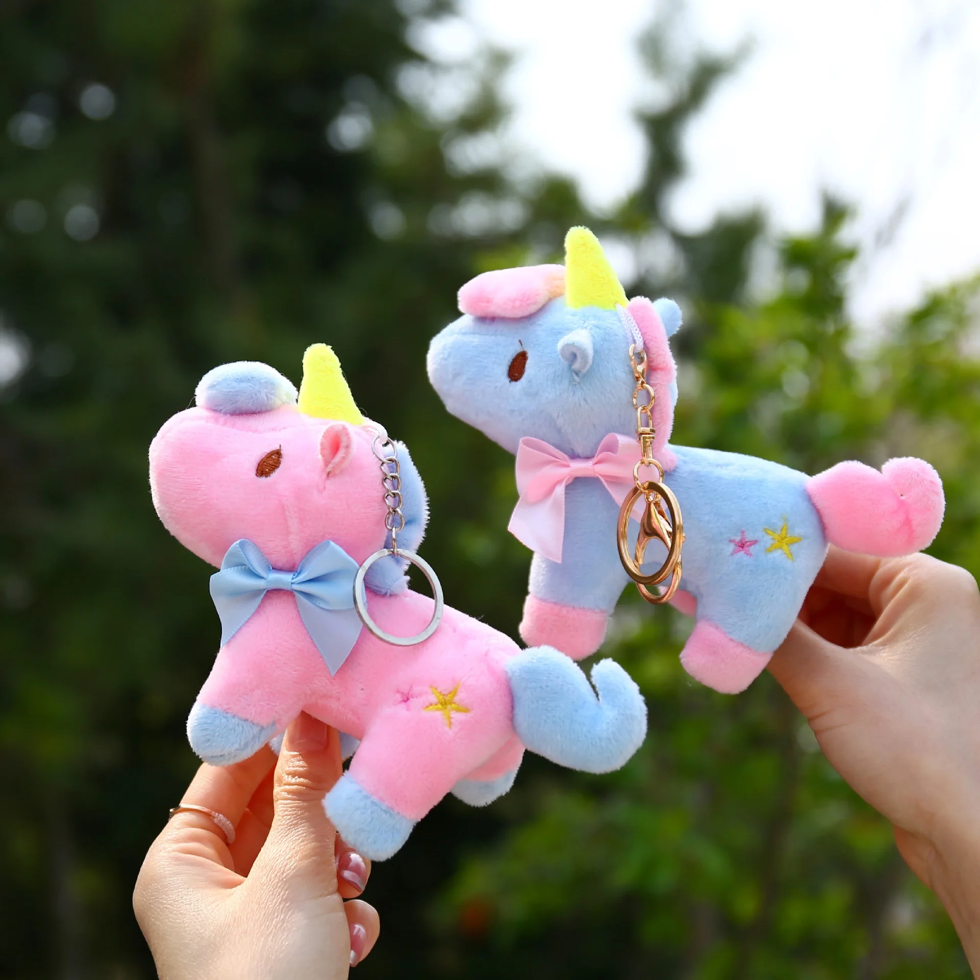 

Unicorn Doll Key Ring Vibrato Creative Explosion Rainbow Pony Plush Key Chain Doll Horse Key Chains