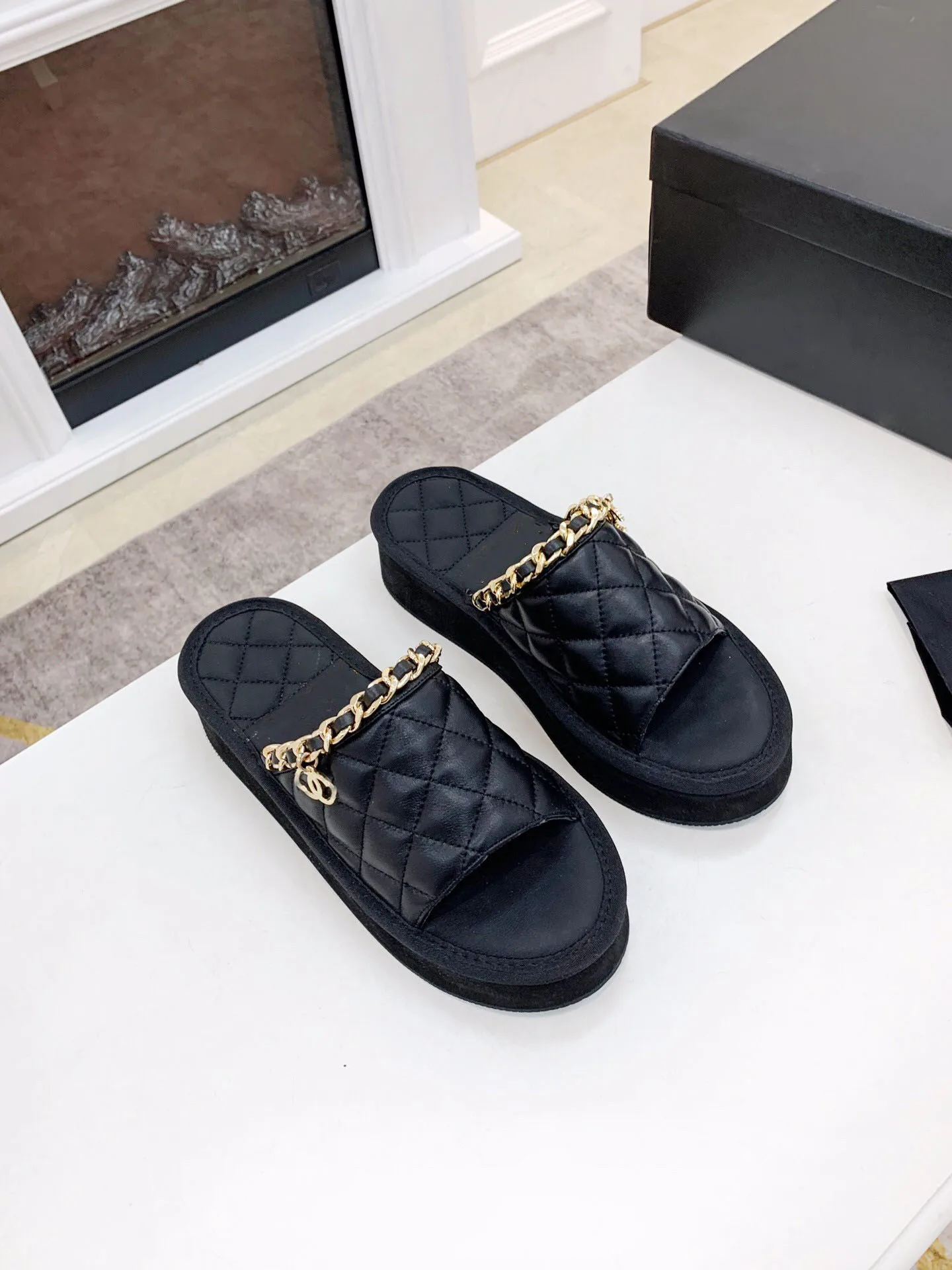 

Girls Sandals Slides Summer Beach Pleated Ruffles Princess Sweet Slippers for Bath Swimming Indoor Outdoor New