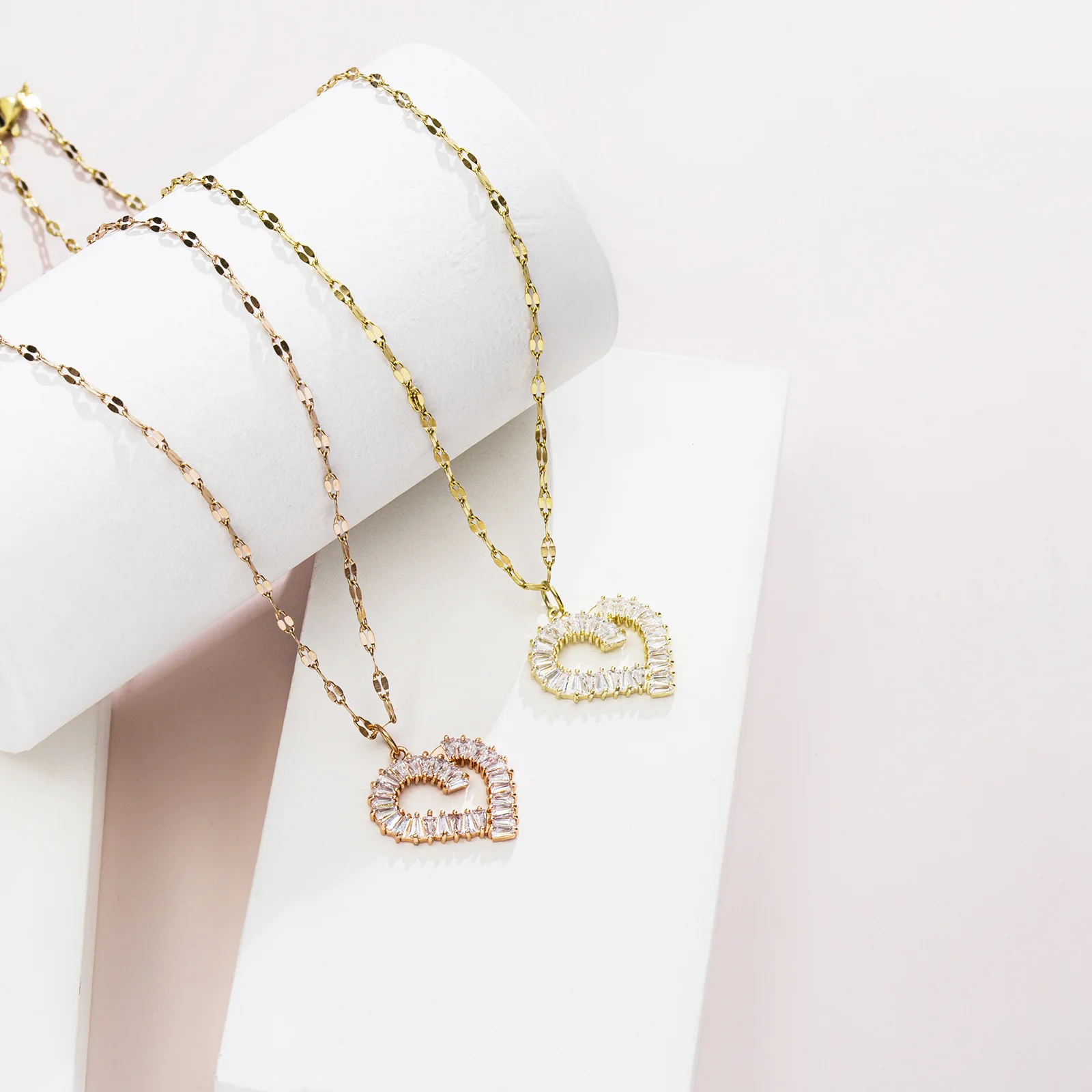 

2021 Fashion Korean Titanium Steel Fine Jewelry Women Rose Gold Necklaces for Female Crystal Heart Pendant Jewelry Gifts