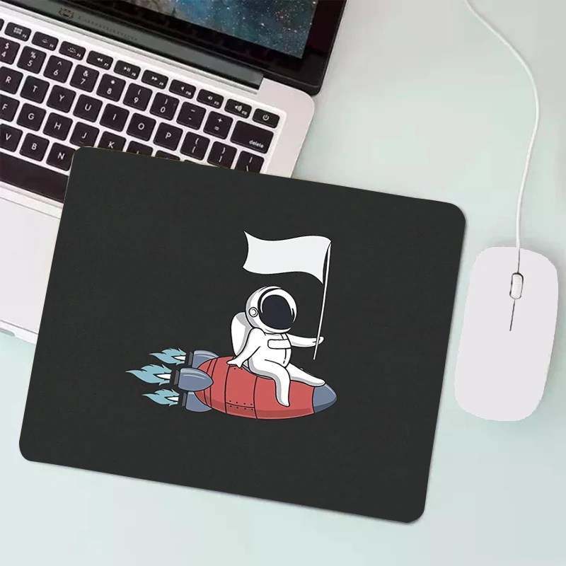 Коврик для мыши Small Mouse Pad Anime Kawaii Gaming Accessories Keyboard Laptop Astronaut Printing Black Pattern Varmilo Mat CSGO Mousepad.