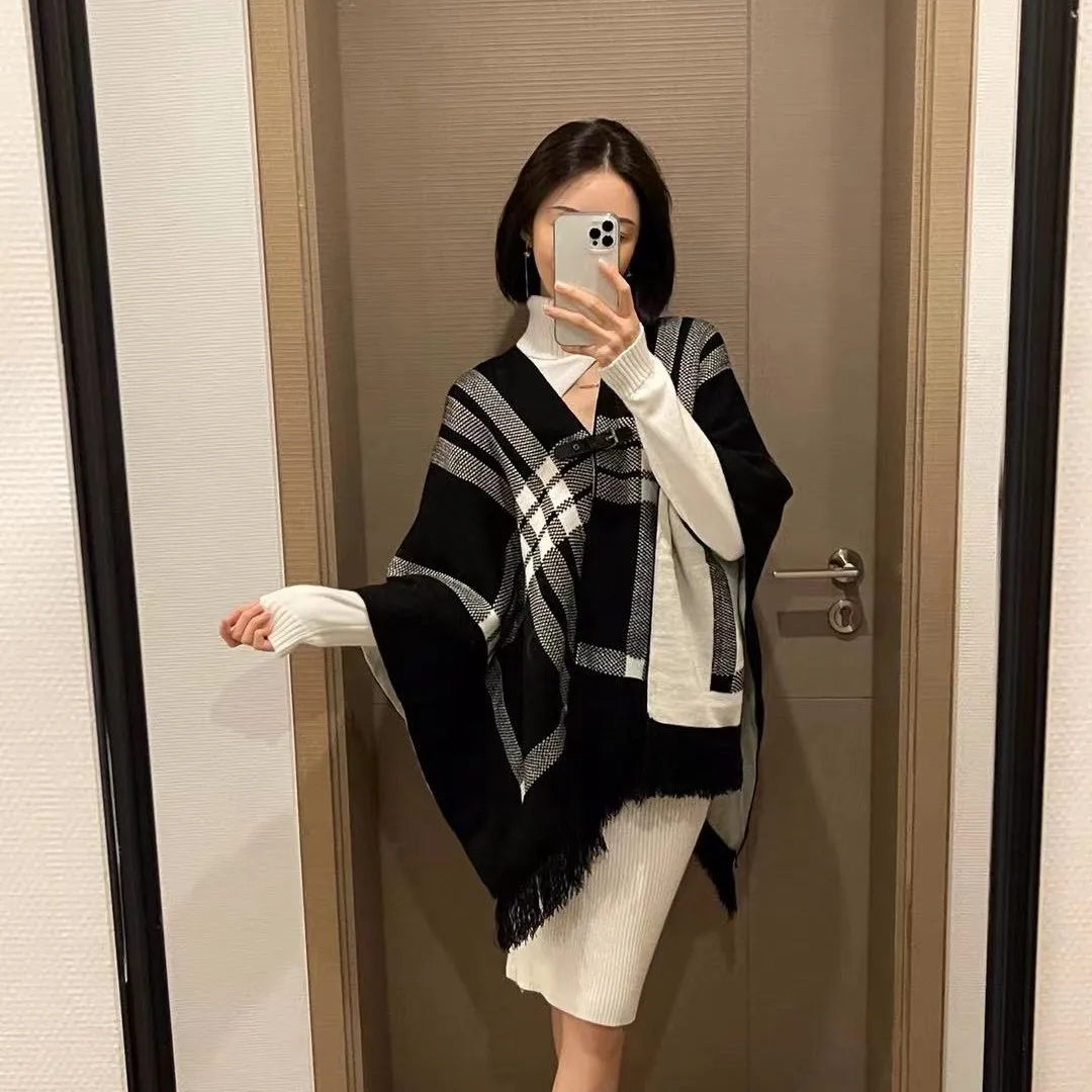 

ZJZLL 2022 Fast Delivery Black and White Plaid Knitted Tassel Shawl Coat Autumn Korean Style Elegant Women's Poncho Cape Sweater