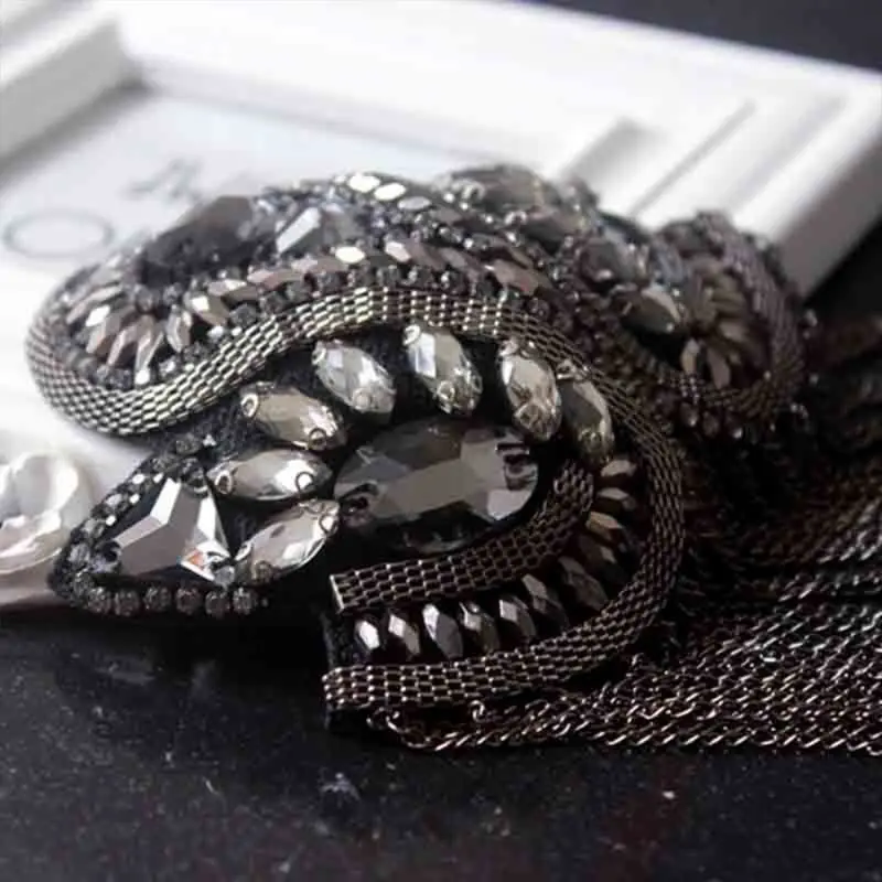 

Women Children Handmade Shoulder Board Badge Rhinestone Beaded Metal Chain Tassels Patch Appliques Epaulettes