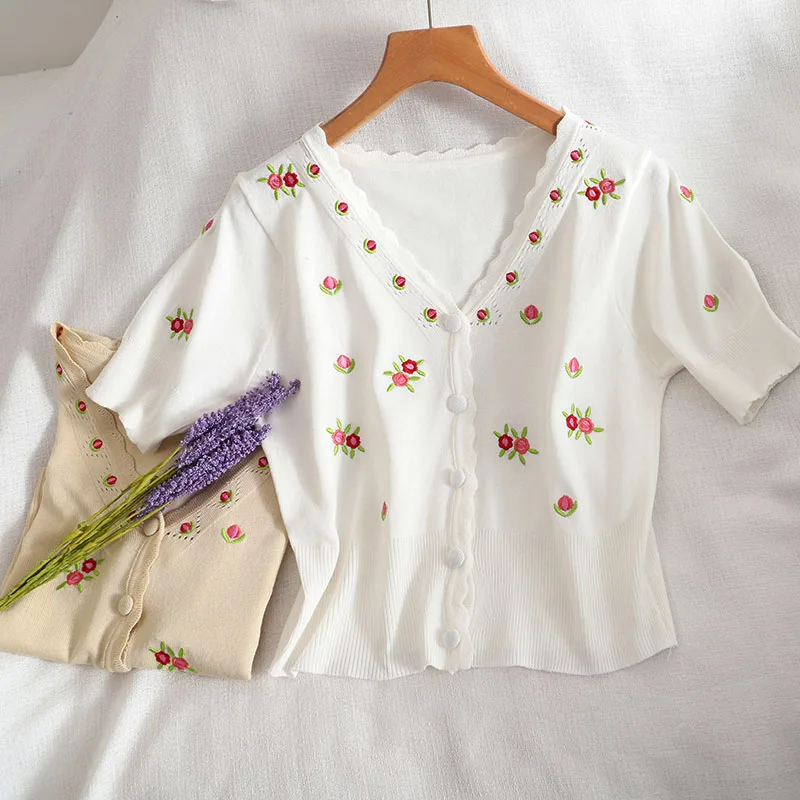 

Women Knit Crop Cardigan White Color Floral Embroidery T-Shirts V Neck Button Front Top Women Crop Tops Summer Tees Y2k Shirt