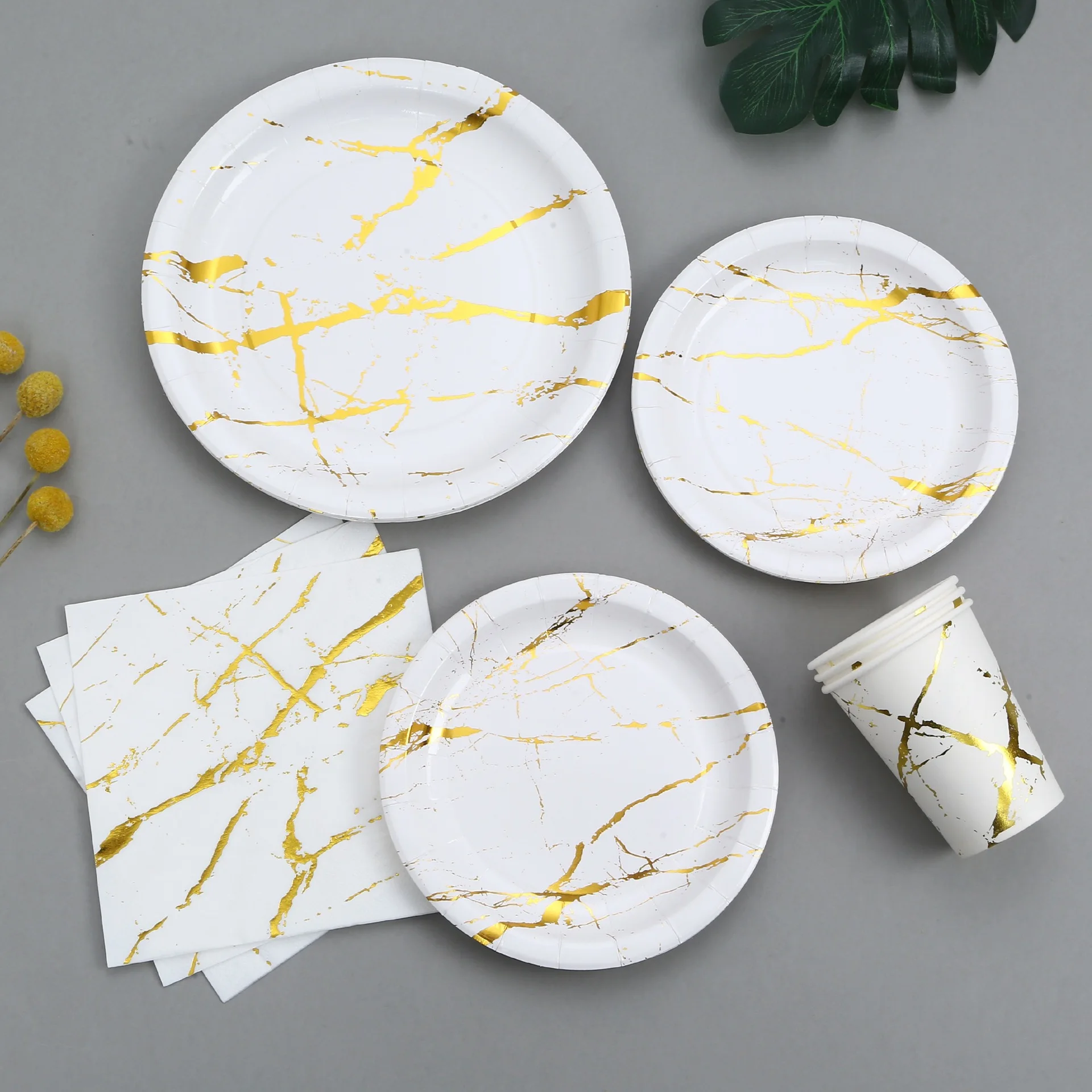 

Marbled Gilded Paper Plate Birthday Party Set Disposable Tableware Paper Cup For Birthday Decoration