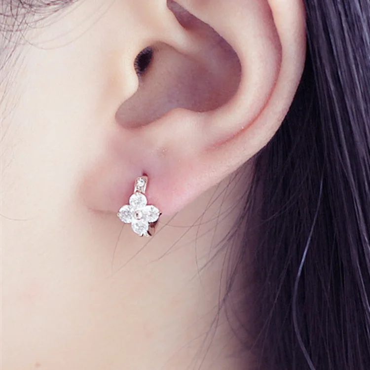 

REETI 925 Sterling Silver Earrings Zircon clover Stud Earrings For Women Best Gift earings fashion jewelry
