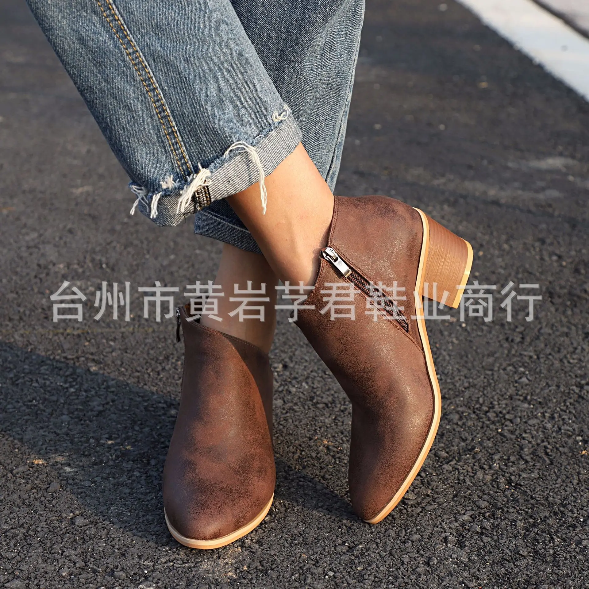 

Size 35-43 2019 NEW Fashion V Bare boots Women Ankle Boots Pointed toe Thick Bottom Leather Waterproof Woman Martin Boots8896