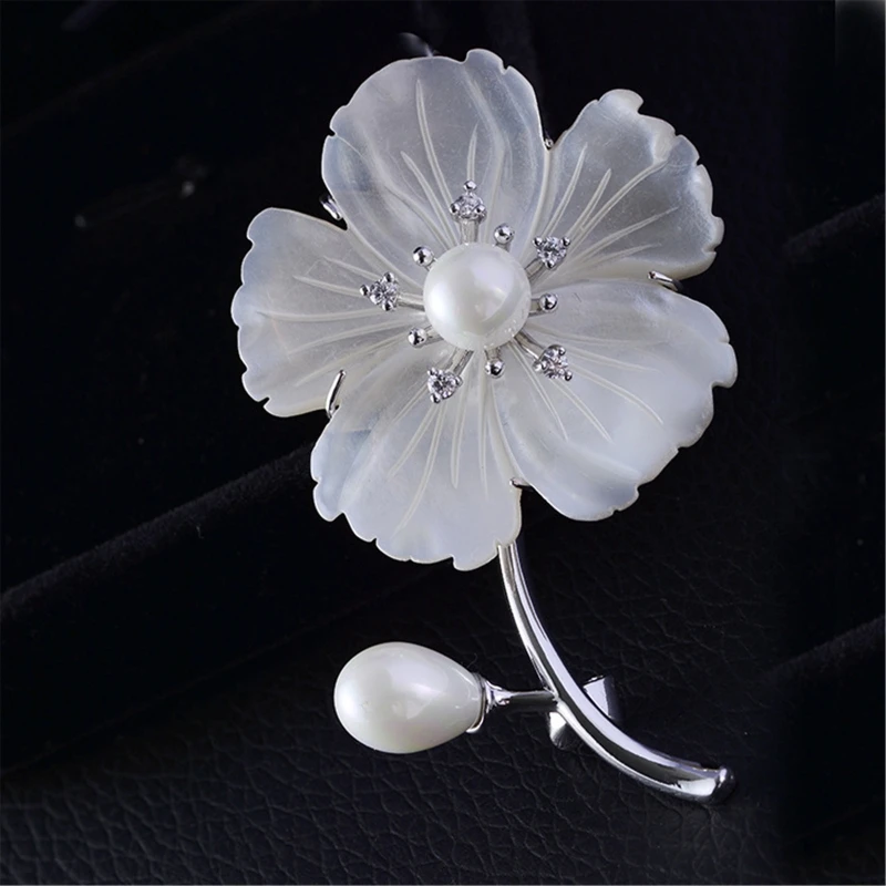 

1PC Flower Brooches for Women Vintage Fashion Style Elegant Wedding Pins Party Brooch Accessories