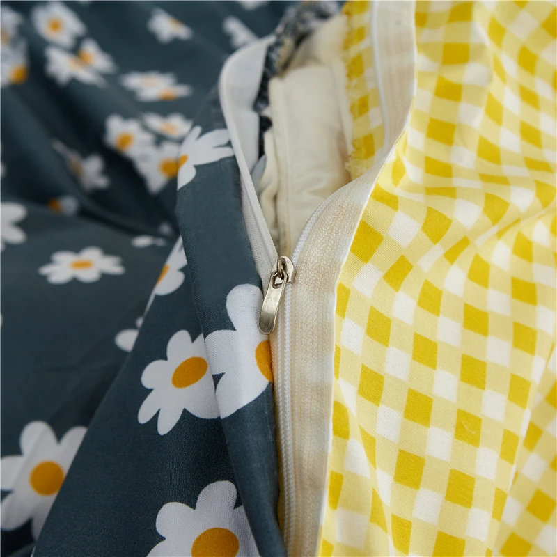 

Durable King ,Twin ,Full Size,4 Pieces Bedding Set 1 Duvet Cover ,2 Pillow Shams And 1 Bed Sheet Queen