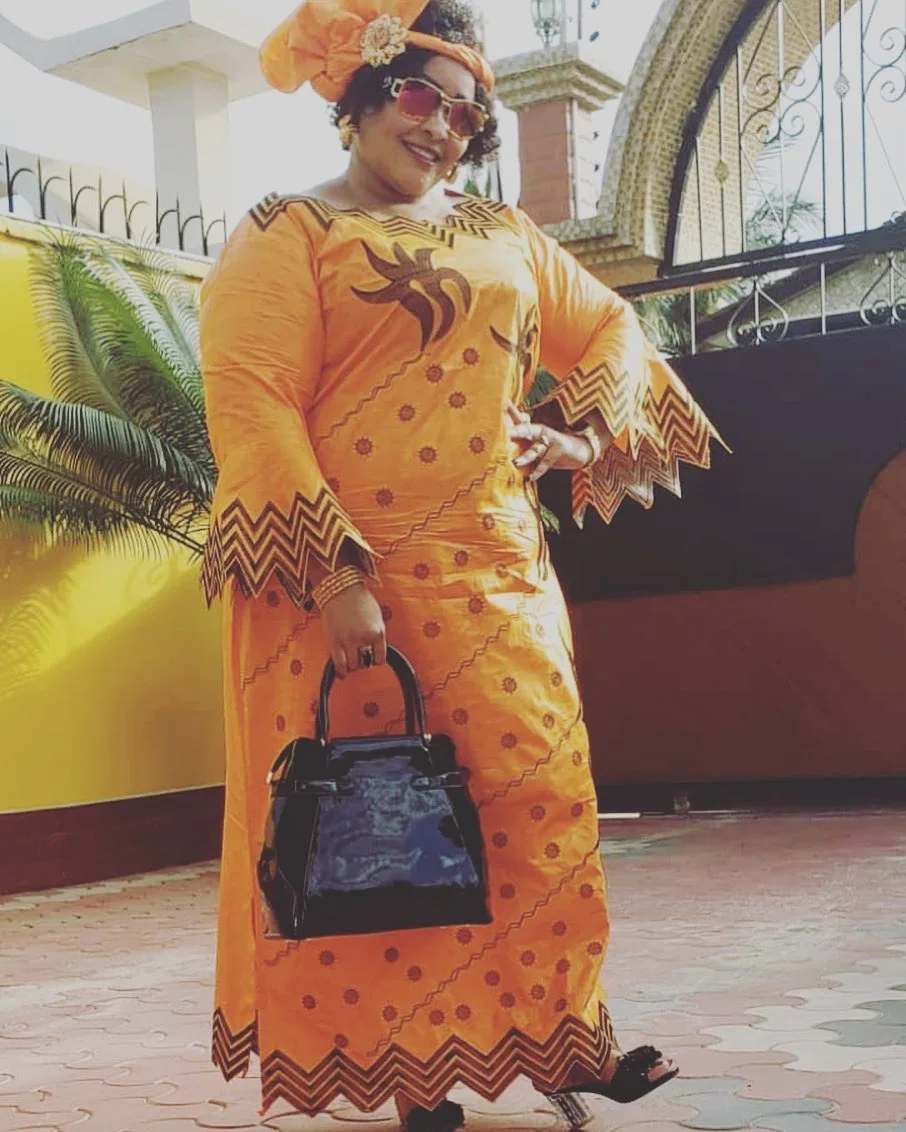 

Дизайнерское платье с вышивкой, длинное платье с шарфом