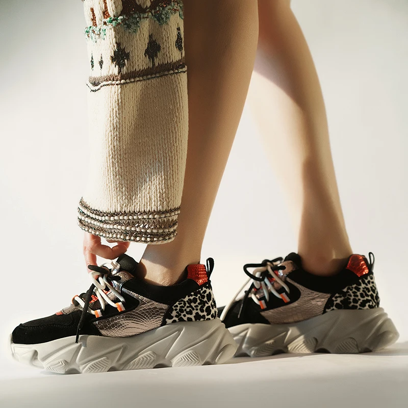 Кроссовки столбики с закругленным носком леопардовые черные серые из