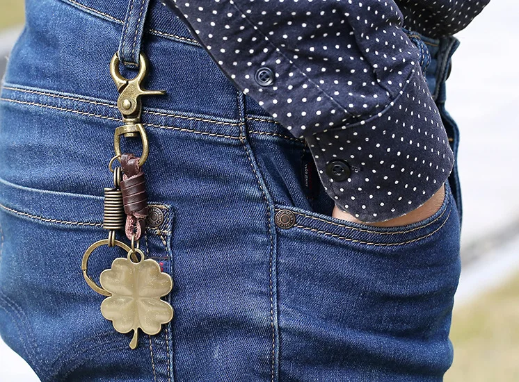 Модные Винтаж металический брелок для ключей с Кожа сплав Клевер четырехлистный