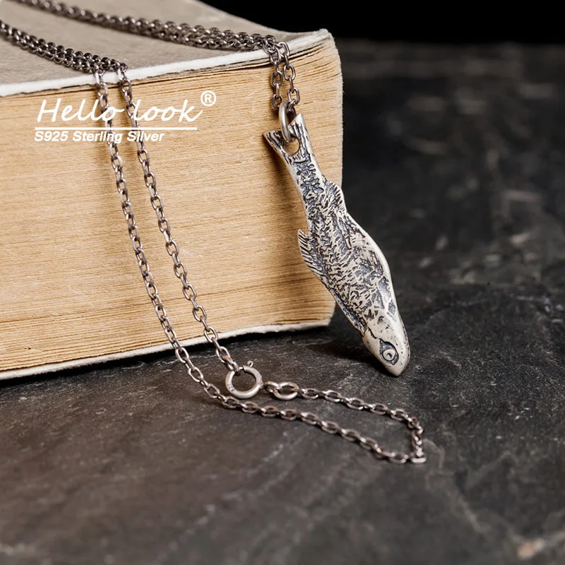 

Ожерелье в виде соленой рыбы, в готическом стиле