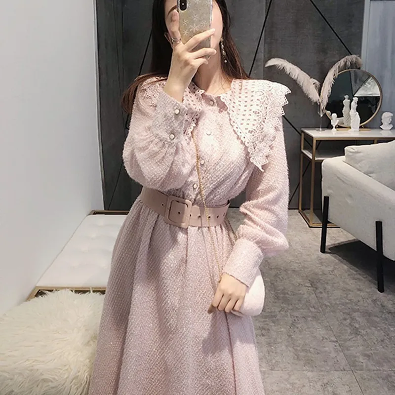 Женское платье с длинным рукавом розовое однобортное до середины икры