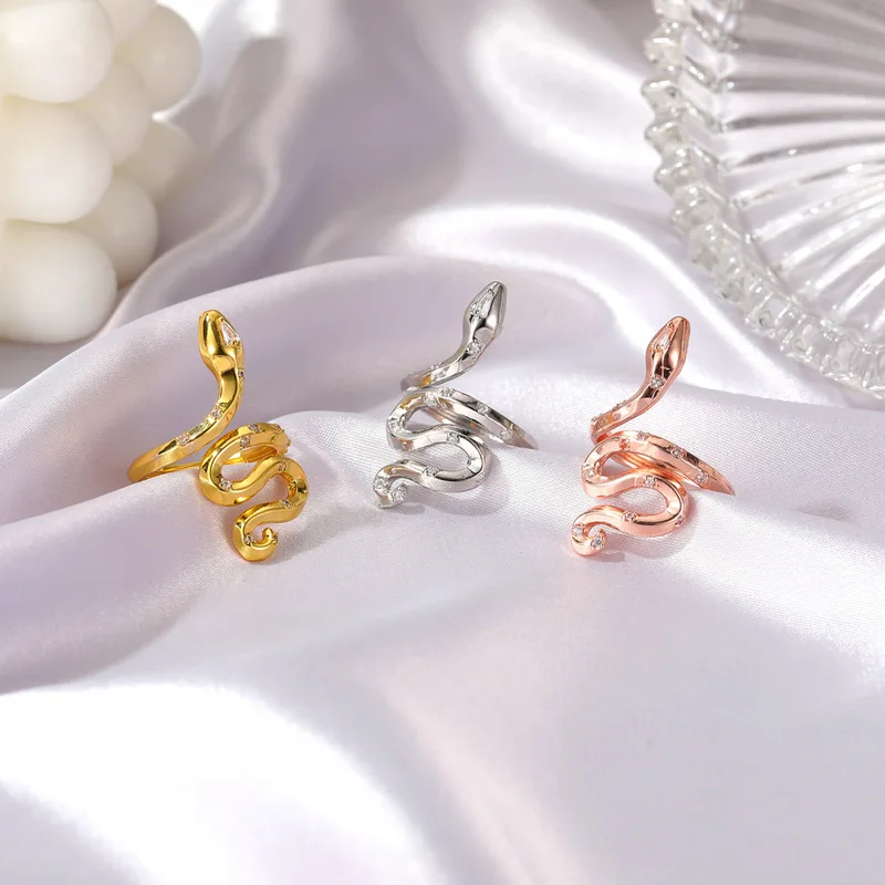 

Personality Sparkly Rhinestone Twist Snake Rings for Women Gold Color Metal Twisted Animal Adjustable Open Charm Rings Jewelry