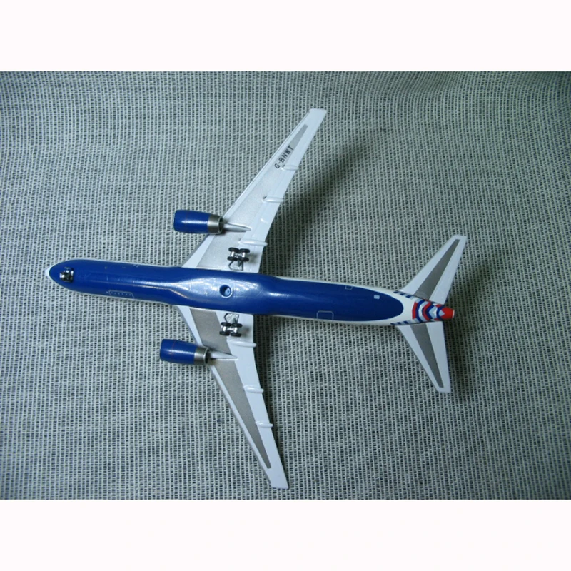Модель самолета из сплава 1:400 Боинг 767 300g bnwt Коллекция игрушек статический