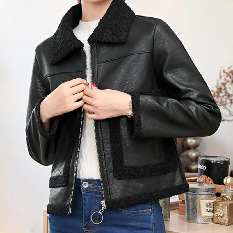 

Новинка весна-осень женская модная трендовая Короткая Повседневная Корейская облегающая куртка из искусственной кожи с маленьким отложны...