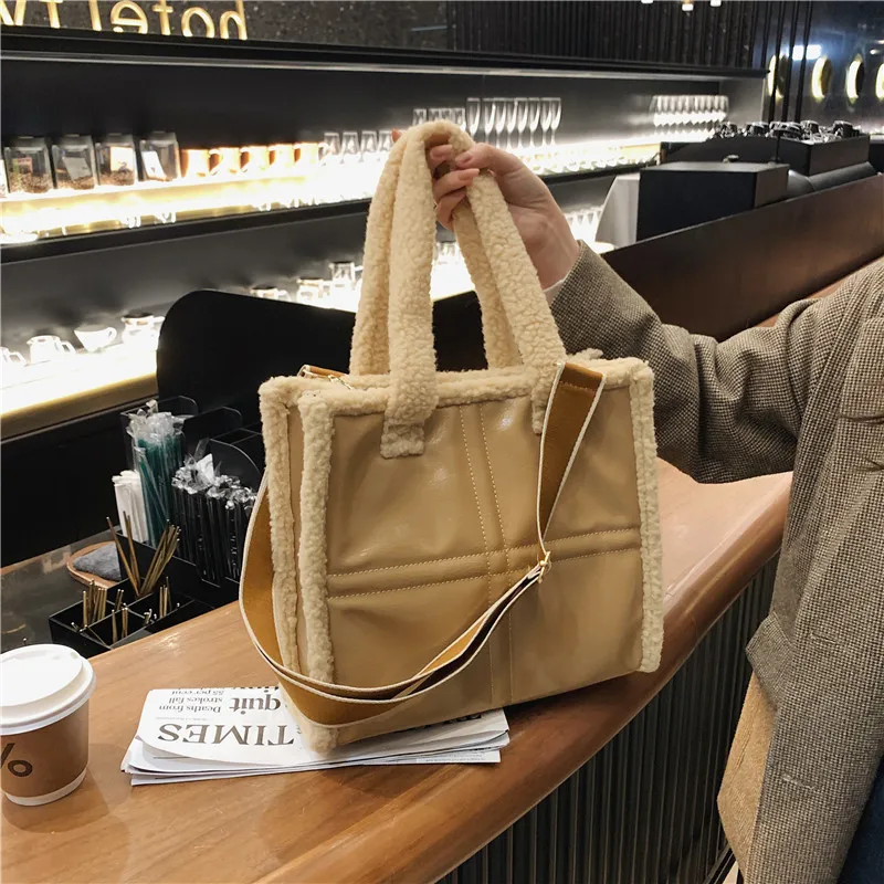 

Fashion Lambswool Pu Patchwork Large Totes Designer Women Handbags Luxury Leather Shoulder Bag Big Capacity Buckets Purse Winter