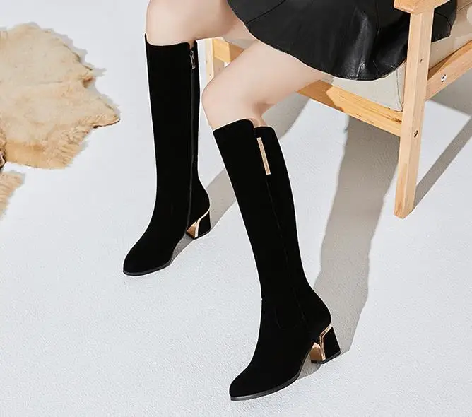 Зимние высокие каблуки для женщин с матовыми ботинками и заостренными носками |