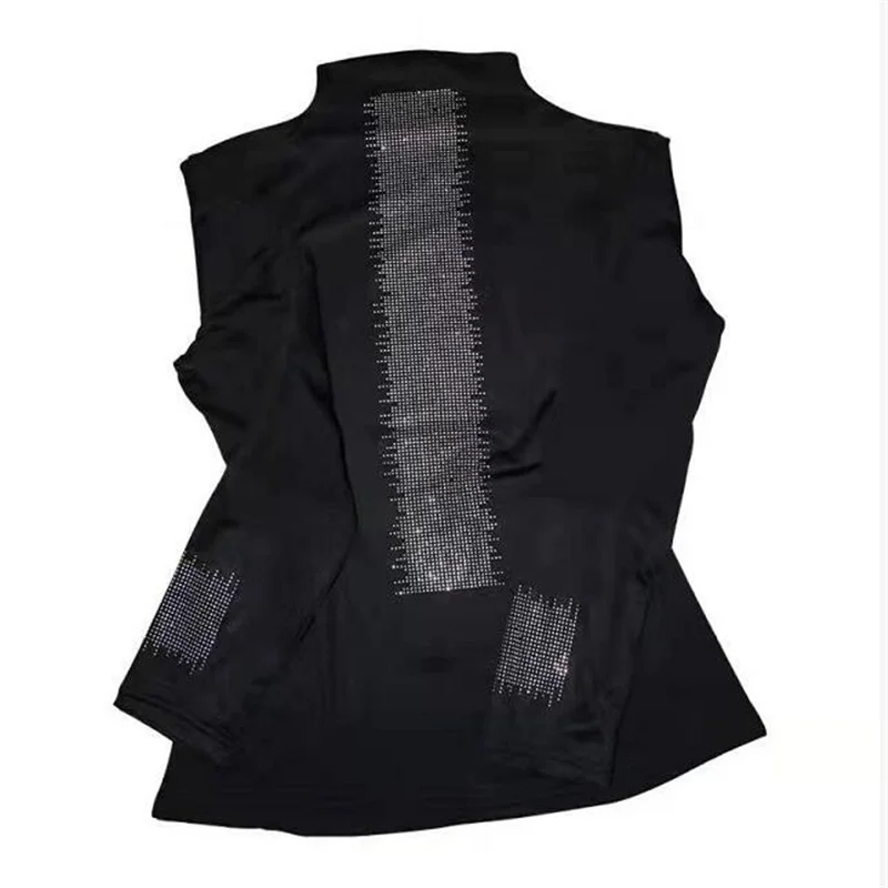 Женская футболка с высоким воротником