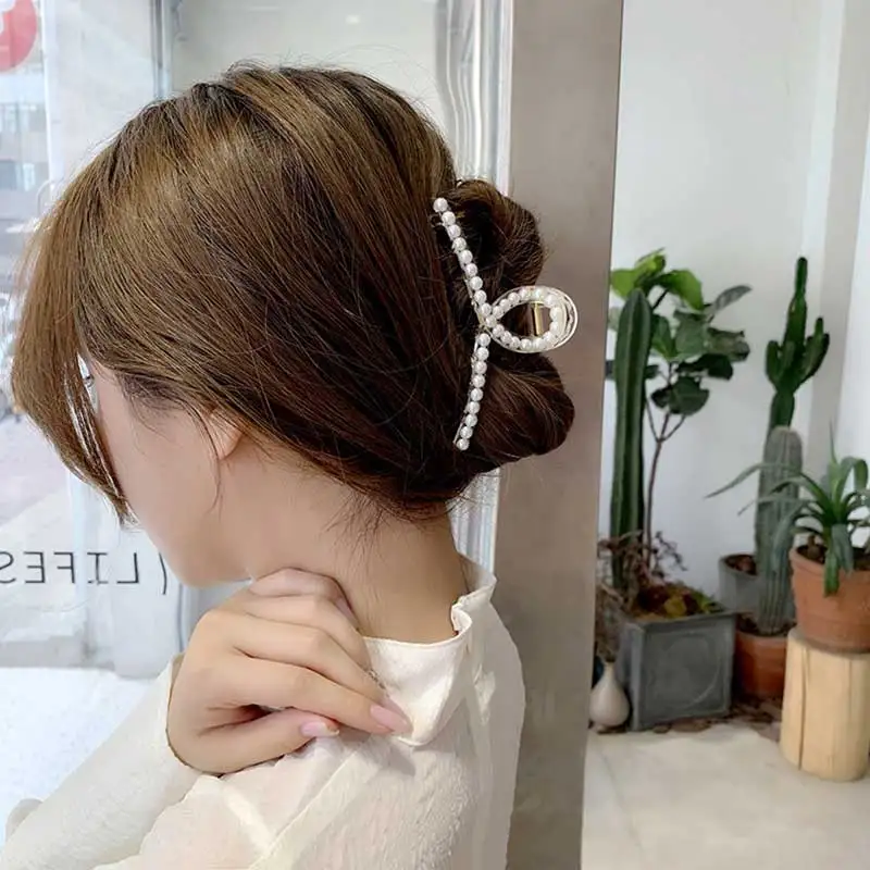 

XiaoboACC Acrylic Pearl Hair Claw Crab Hair Clip Women Vintage Fashion Hair Accessories Wholesale