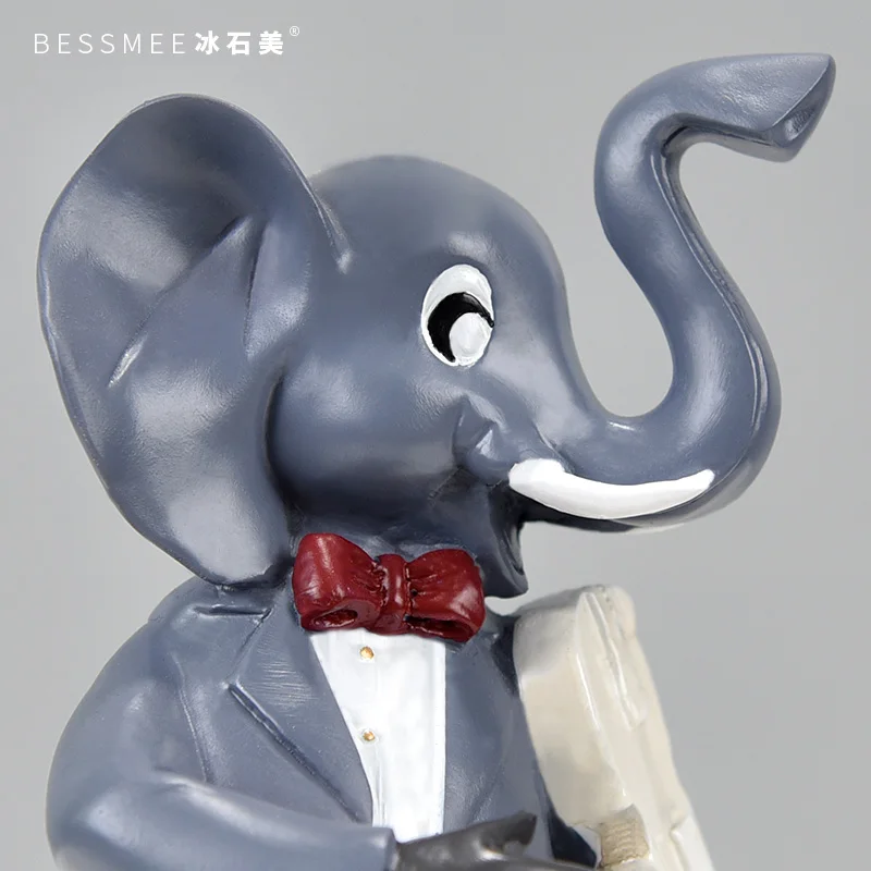 

European Style Home Decor Figurines Cartoons Minimalist Living Room Decoration Figurines Bedroom Decor Dekoration Home Decor BC