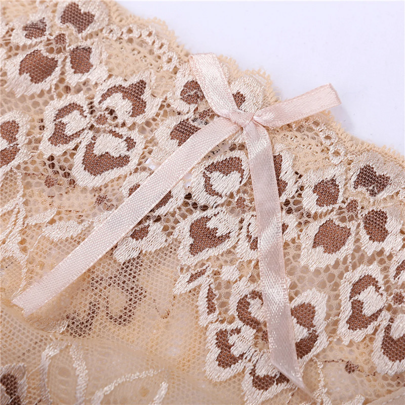 

Women Embroidery Lace Panties Sexy Low-waist Briefs Thong G-string Flowers Intimates Underwear Female Briefs