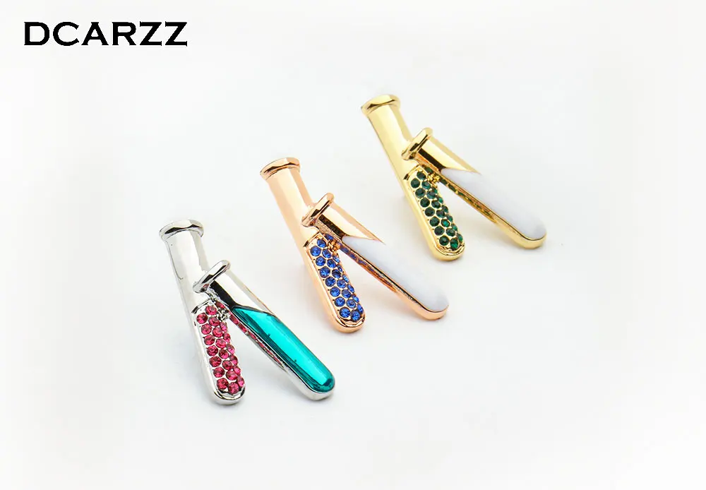 Брошь в виде трубки/колбы с красочными кристаллами научные ювелирные изделия