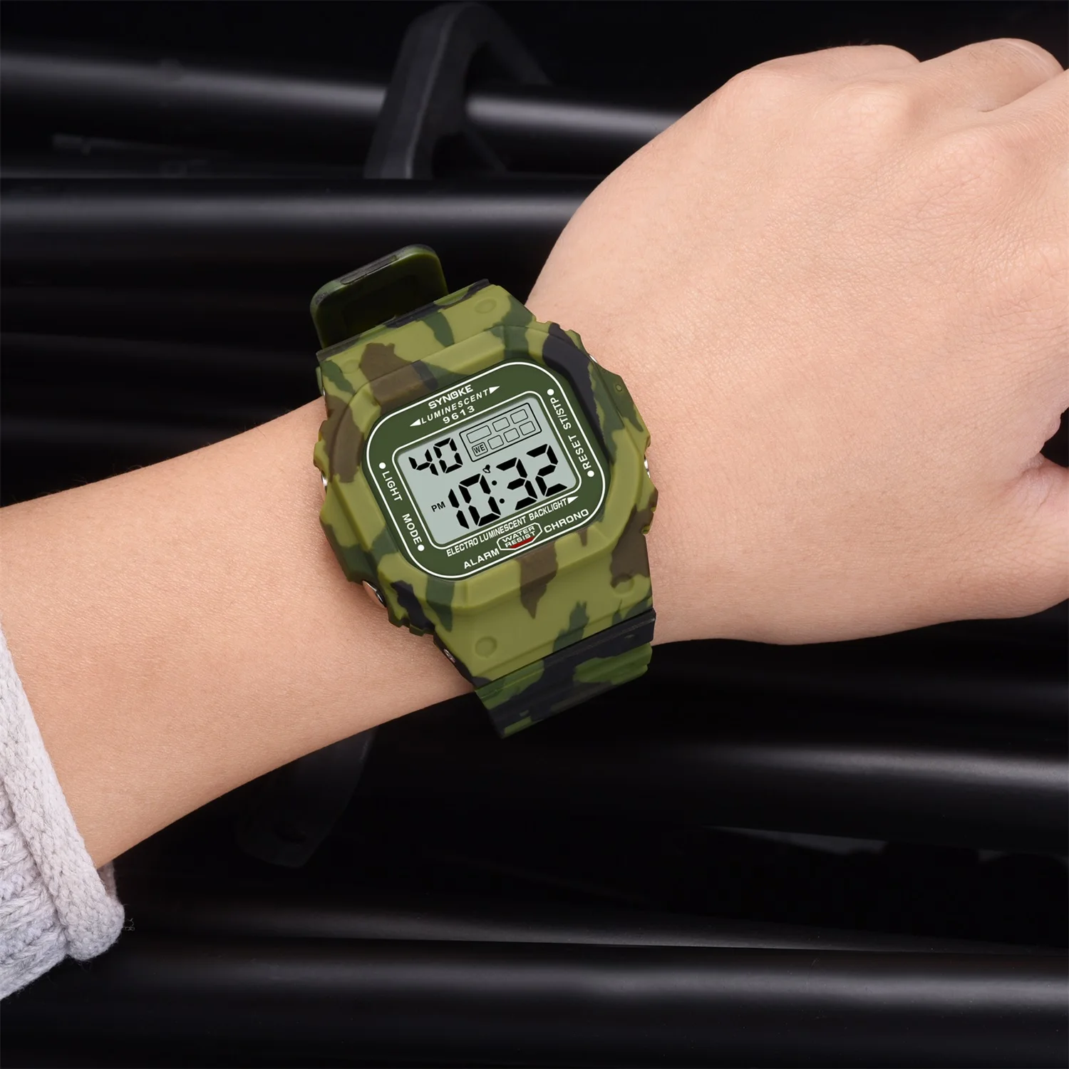 Часы SYNOKE Мужские Цифровые классические водонепроницаемые спортивные в стиле