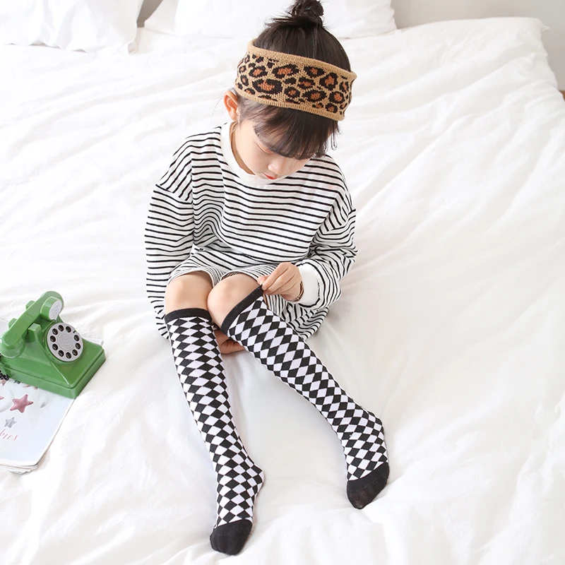

Autumn winter new black and white cotton socks diamond lattice breathable women's socks girls all-match knee-length socks