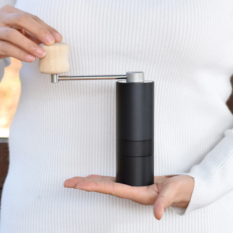 Мини ручная кофемолка портативная бытовые кофейные инструменты с титановым