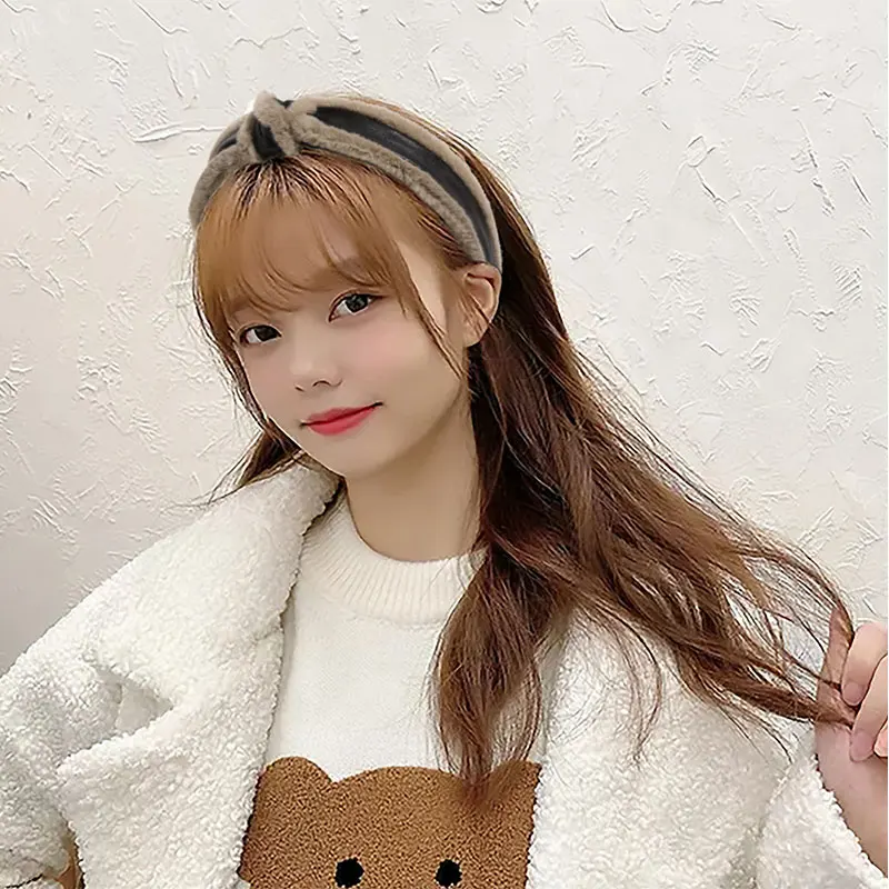 Крест узел и сердечком повязка на голову изготовленные из полиуретановой кожи