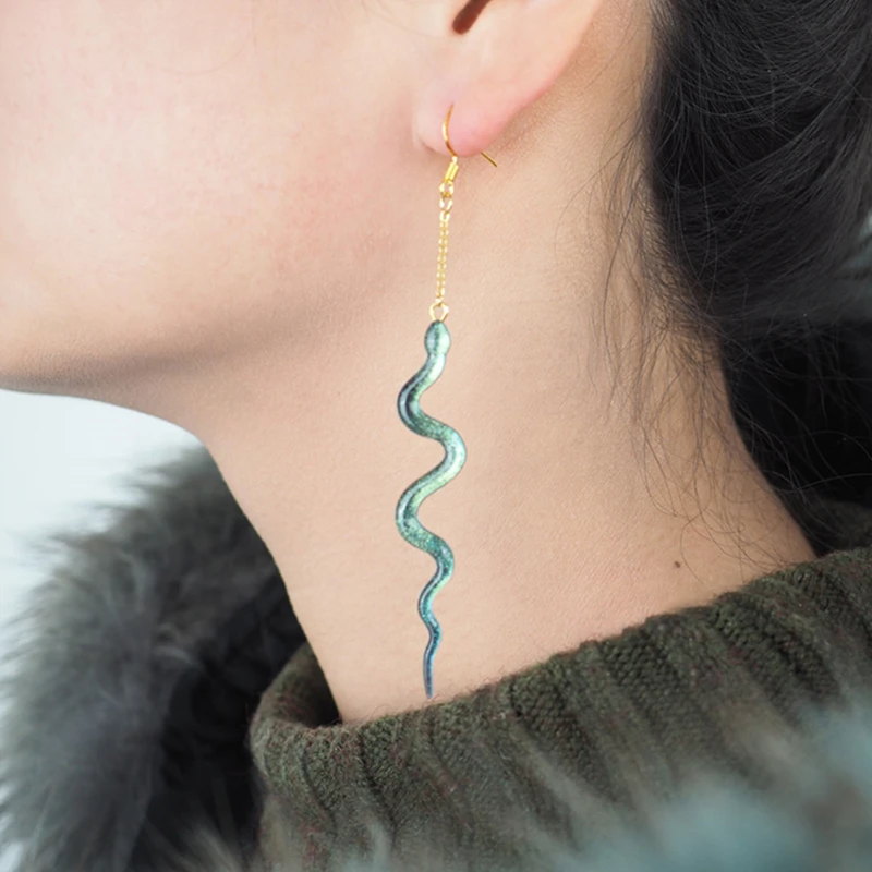 

DIY resin crystal epoxy snake head snake earrings earrings keychain mirror silicone mold