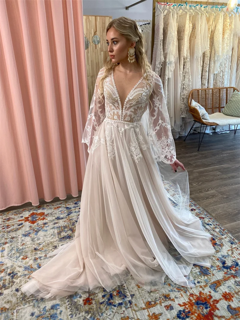 Платье Свадебное ТРАПЕЦИЕВИДНОЕ с длинным рукавом открытой спиной и V-образным